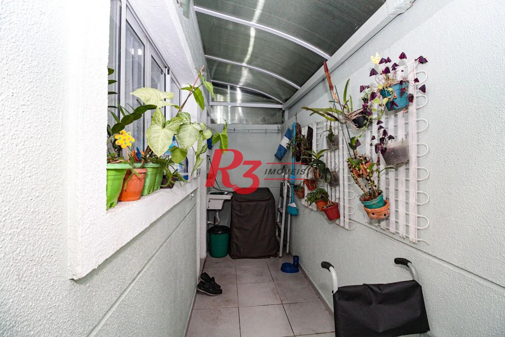 Sobrado com 3 dormitórios à venda, 89 m² por R$ 790.000,00 - Campo Grande - Santos/SP
