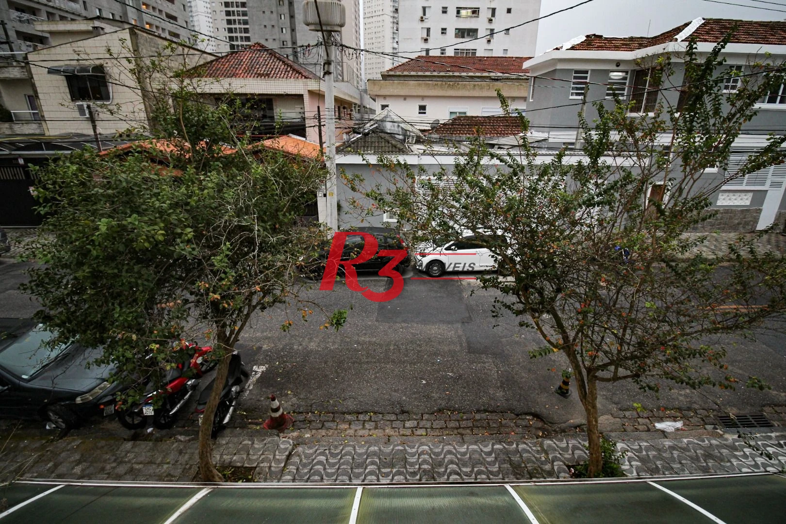 Sobrado com 3 dormitórios à venda, 89 m² por R$ 790.000,00 - Campo Grande - Santos/SP