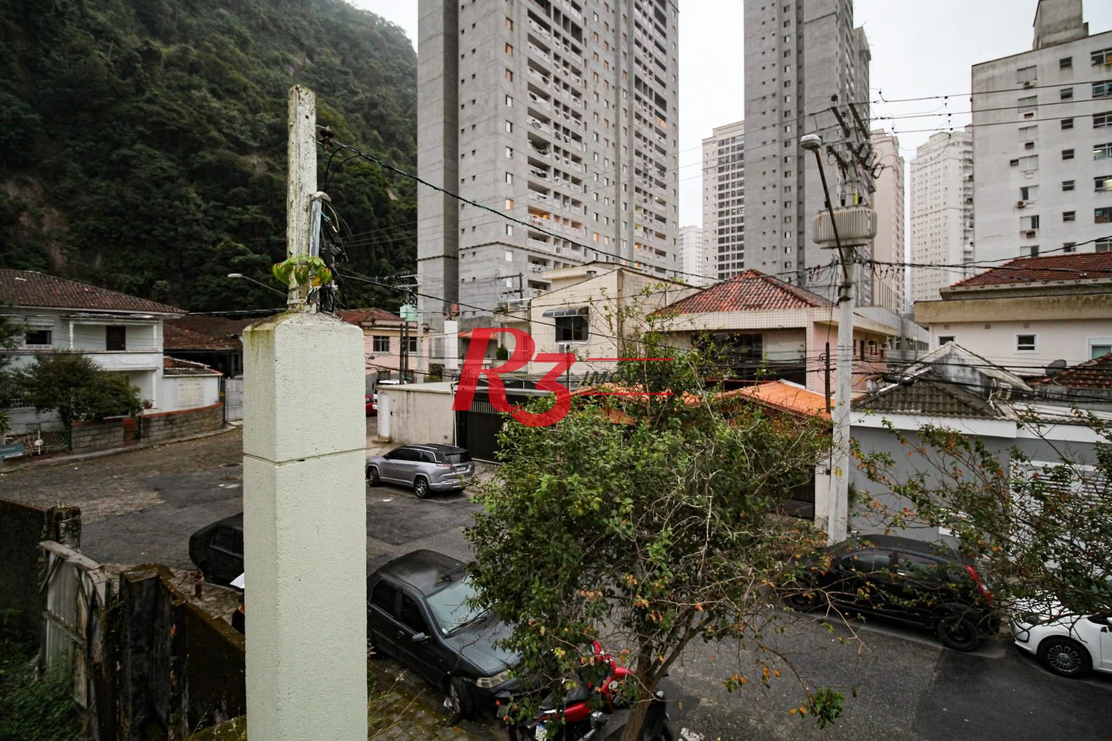 Sobrado com 3 dormitórios à venda, 89 m² por R$ 790.000,00 - Campo Grande - Santos/SP