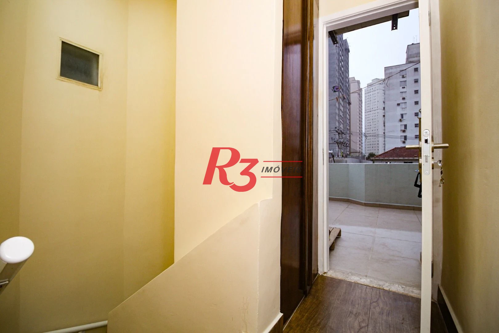 Sobrado com 3 dormitórios à venda, 89 m² por R$ 790.000,00 - Campo Grande - Santos/SP