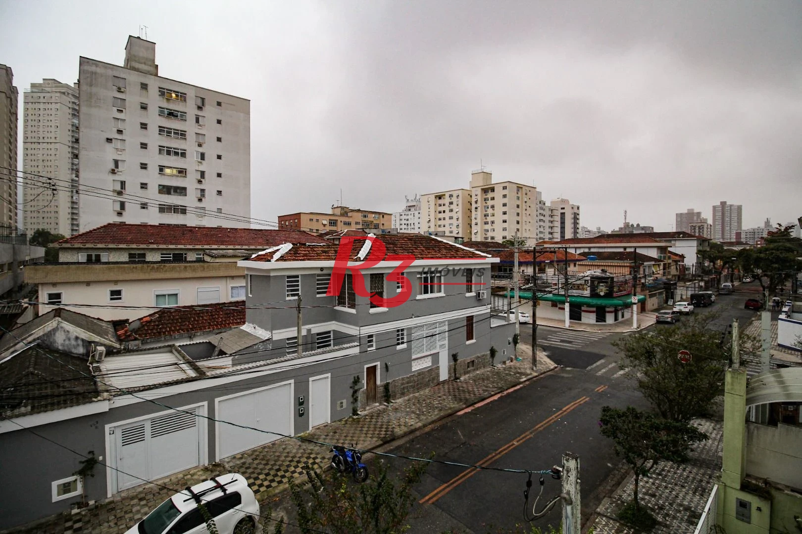 Sobrado com 3 dormitórios à venda, 89 m² por R$ 790.000,00 - Campo Grande - Santos/SP