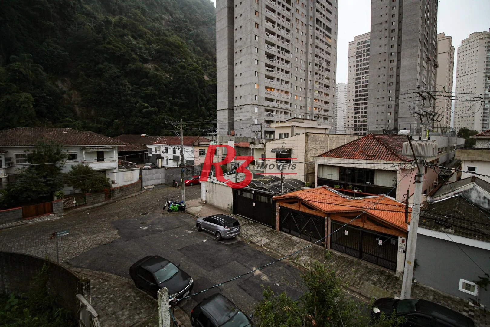 Sobrado com 3 dormitórios à venda, 89 m² por R$ 790.000,00 - Campo Grande - Santos/SP