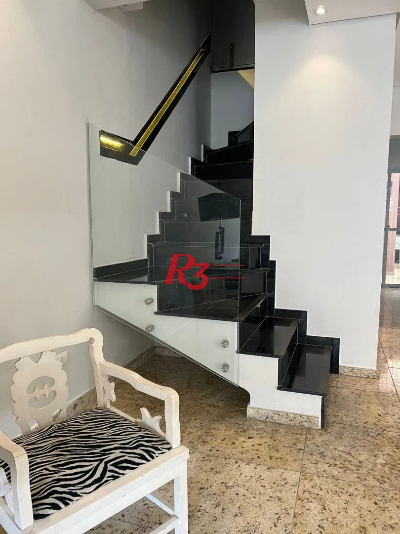 Sobrado com 4 suítes à venda, 240 m² por R$ 2.700.000 - Boqueirão - Santos/SP