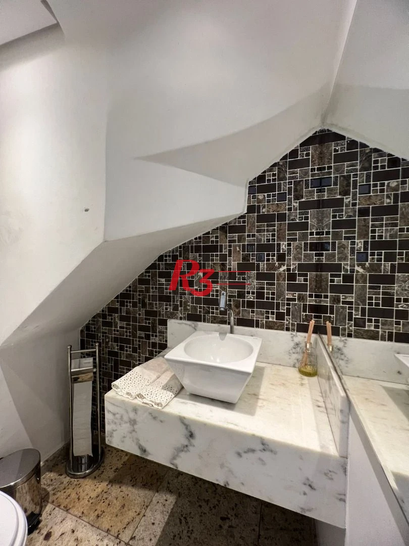 Sobrado com 4 suítes à venda, 240 m² por R$ 2.700.000 - Boqueirão - Santos/SP