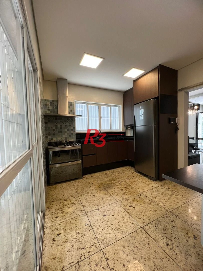 Sobrado com 4 suítes à venda, 240 m² por R$ 2.700.000 - Boqueirão - Santos/SP