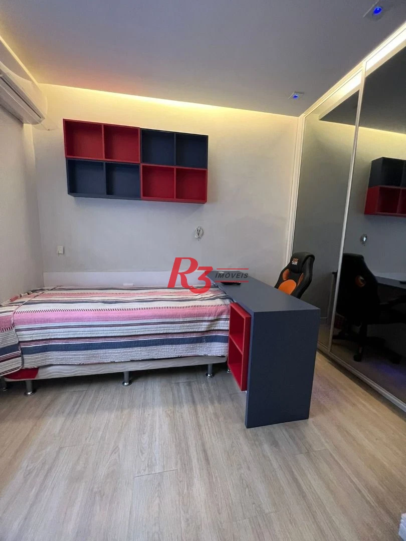 Sobrado com 4 suítes à venda, 240 m² por R$ 2.700.000 - Boqueirão - Santos/SP