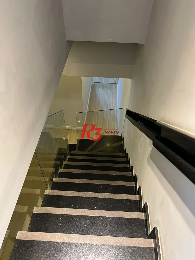 Sobrado com 4 suítes à venda, 240 m² por R$ 2.700.000 - Boqueirão - Santos/SP