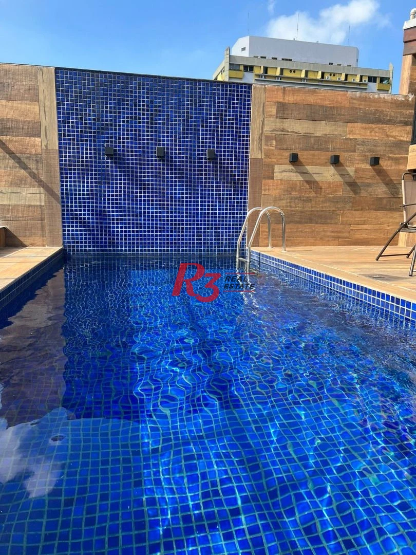Sobrado triplex com piscina aquecida - Boqueirão Santos