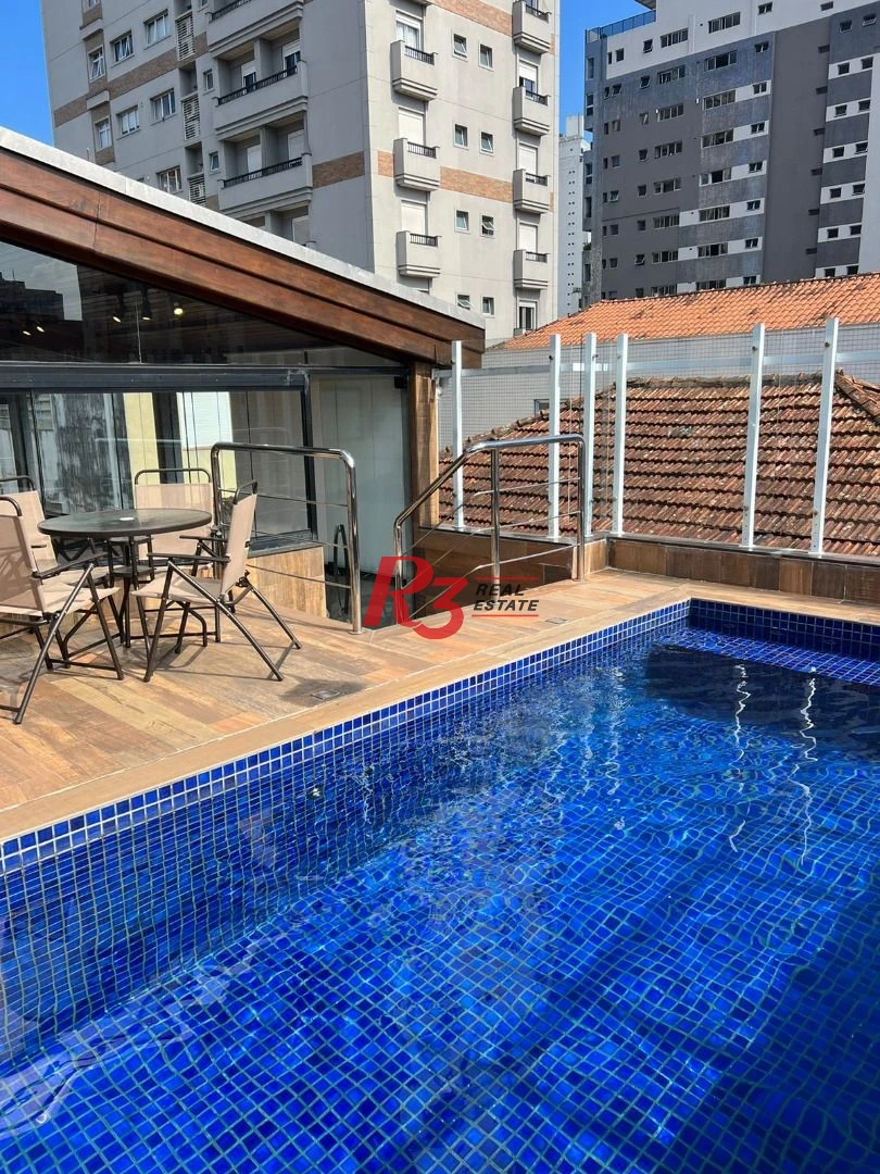 Sobrado triplex com piscina aquecida - Boqueirão Santos