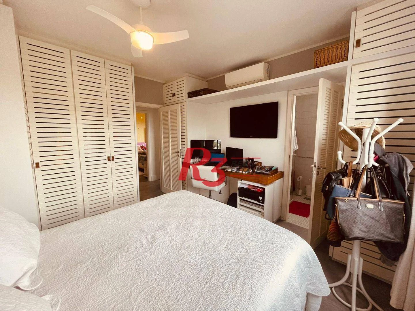 Apartamento com 2 dormitórios à venda, 100 m² por R$ 1.250.000,00 - Gonzaga - Santos/SP