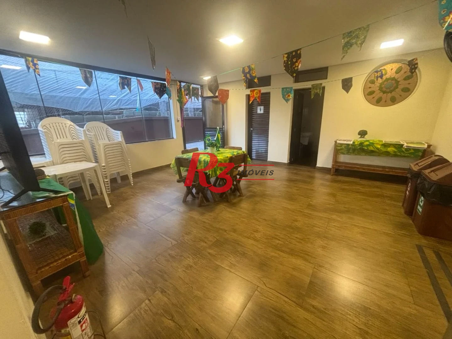Apartamento com 2 dormitórios à venda, 100 m² por R$ 1.250.000,00 - Gonzaga - Santos/SP