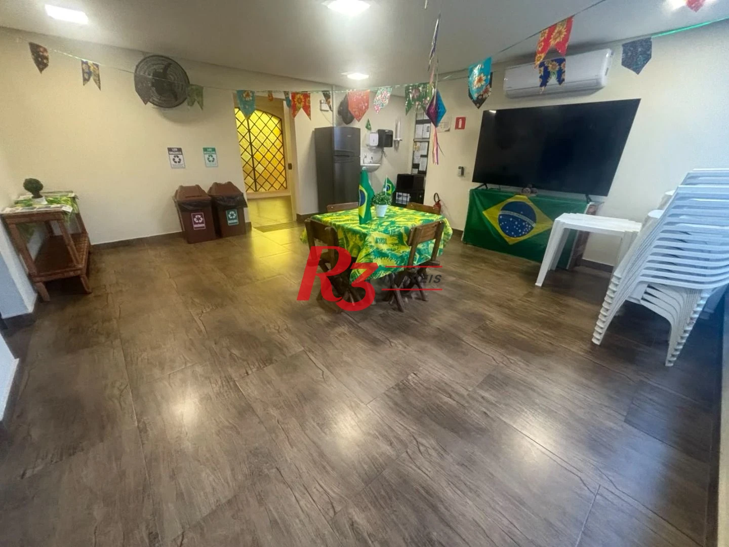 Apartamento com 2 dormitórios à venda, 100 m² por R$ 1.250.000,00 - Gonzaga - Santos/SP