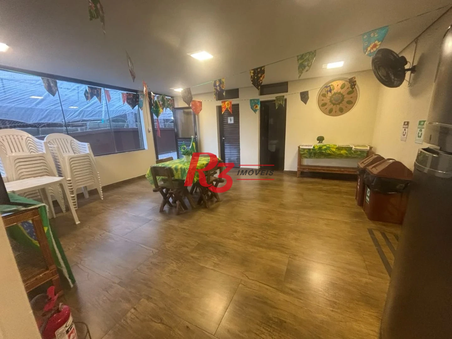 Apartamento com 2 dormitórios à venda, 100 m² por R$ 1.250.000,00 - Gonzaga - Santos/SP