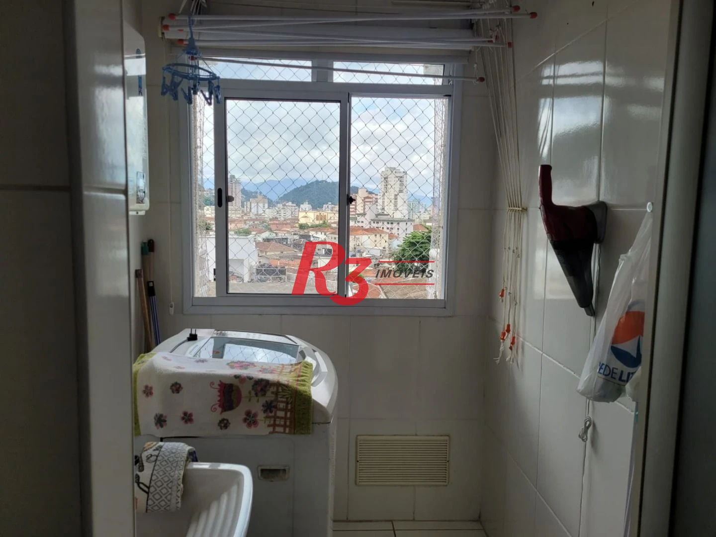 Apartamento com 2 dormitórios à venda, 64 m² por R$ 590.000,00 - Marapé - Santos/SP