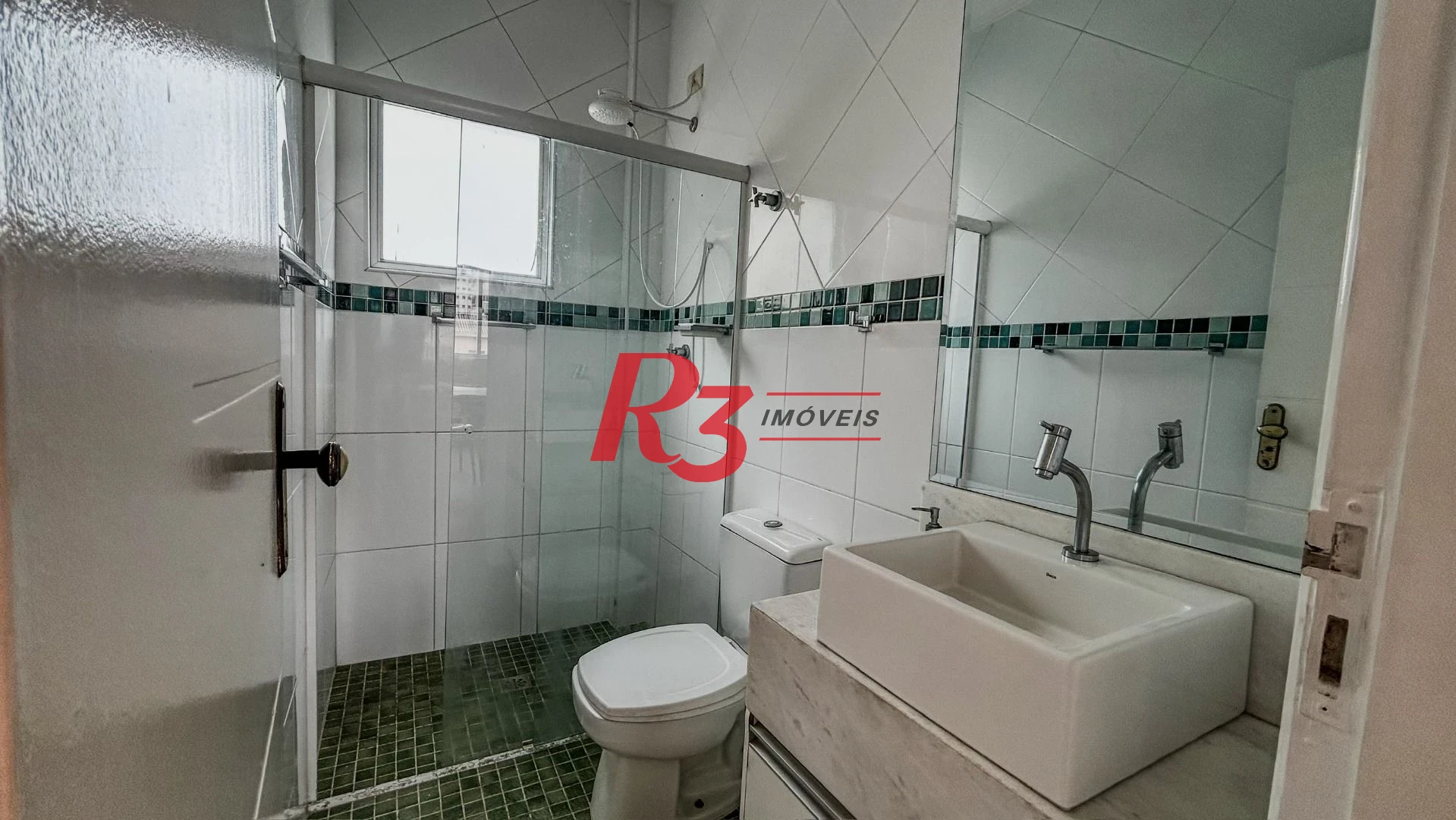 Casa com 3 dormitórios à venda, 307 m² por R$ 1.600.000,00 - Marapé - Santos/SP