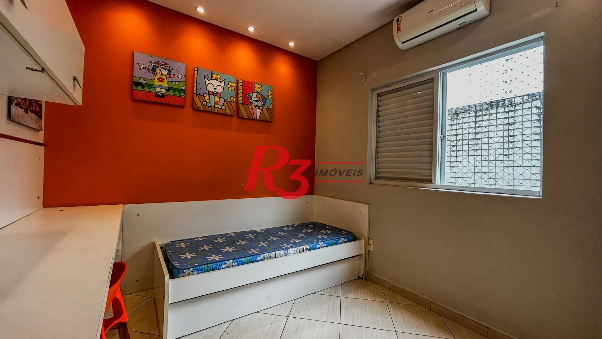 Casa com 3 dormitórios à venda, 307 m² por R$ 1.600.000,00 - Marapé - Santos/SP