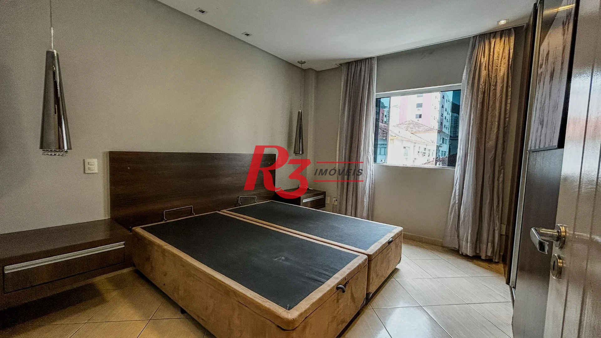 Casa com 3 dormitórios à venda, 307 m² por R$ 1.600.000,00 - Marapé - Santos/SP