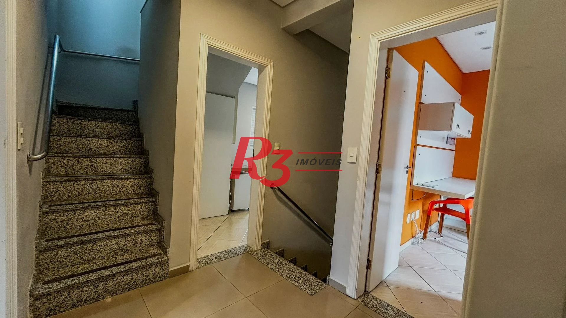 Casa com 3 dormitórios à venda, 307 m² por R$ 1.600.000,00 - Marapé - Santos/SP