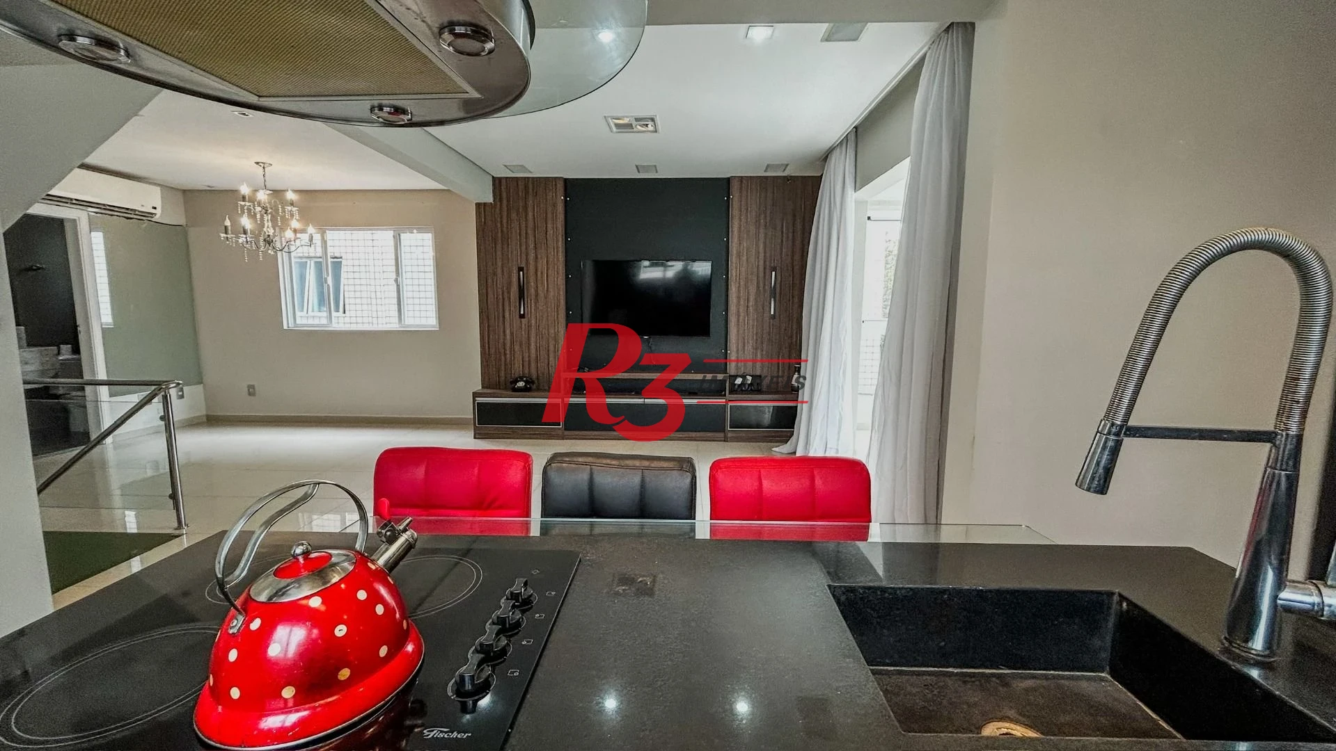 Casa com 3 dormitórios à venda, 307 m² por R$ 1.600.000,00 - Marapé - Santos/SP