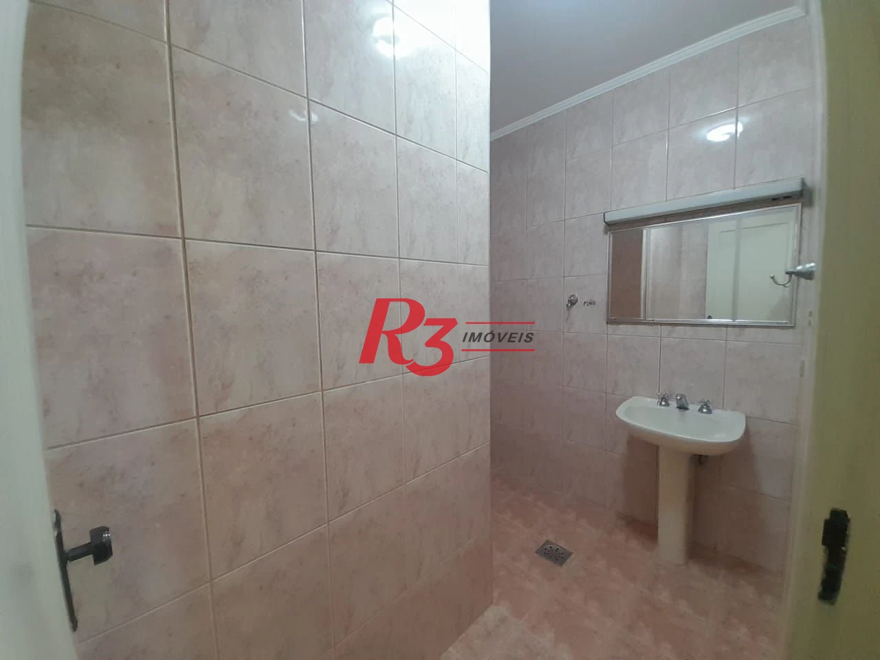 Casa à venda, 250 m² por R$ 1.600.000,00 - Gonzaga - Santos/SP