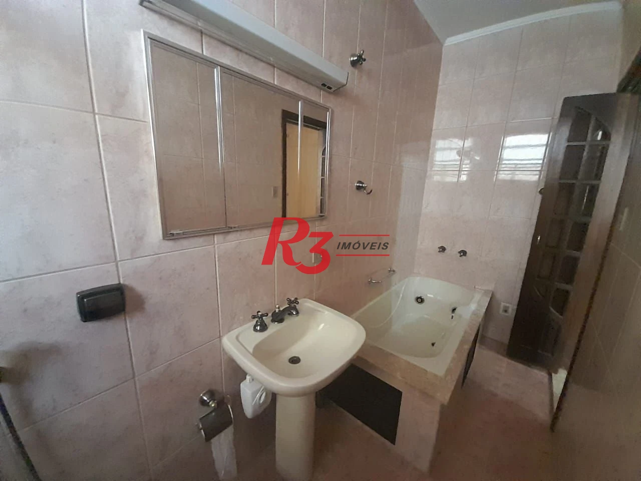 Casa à venda, 250 m² por R$ 1.600.000,00 - Gonzaga - Santos/SP
