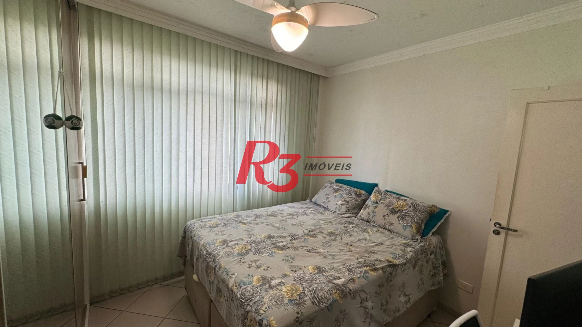 Apartamento com 2 dormitórios à venda, 55 m² por R$ 535.000,00 - Gonzaga - Santos/SP
