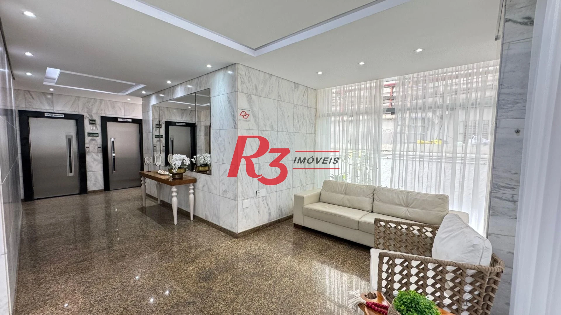 Apartamento com 2 dormitórios à venda, 55 m² por R$ 535.000,00 - Gonzaga - Santos/SP