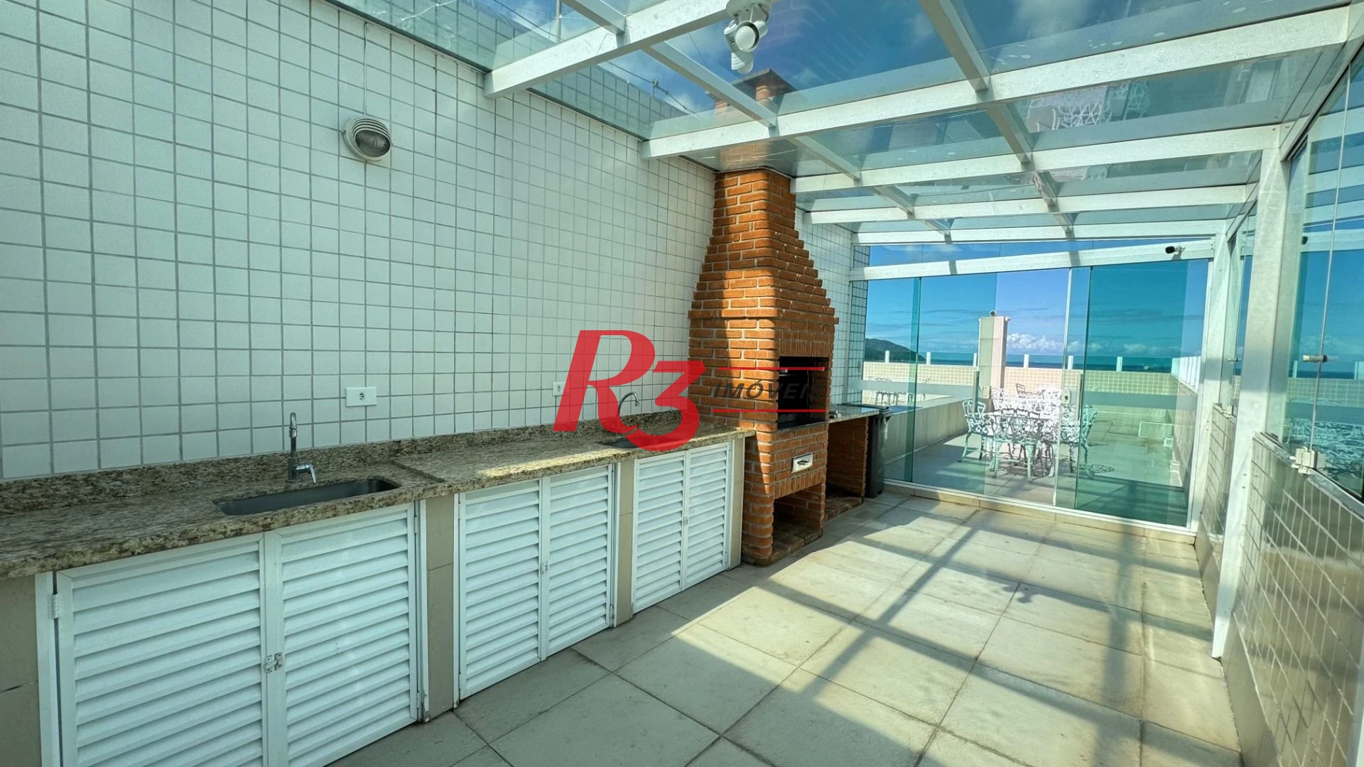 Apartamento com 2 dormitórios à venda, 55 m² por R$ 535.000,00 - Gonzaga - Santos/SP