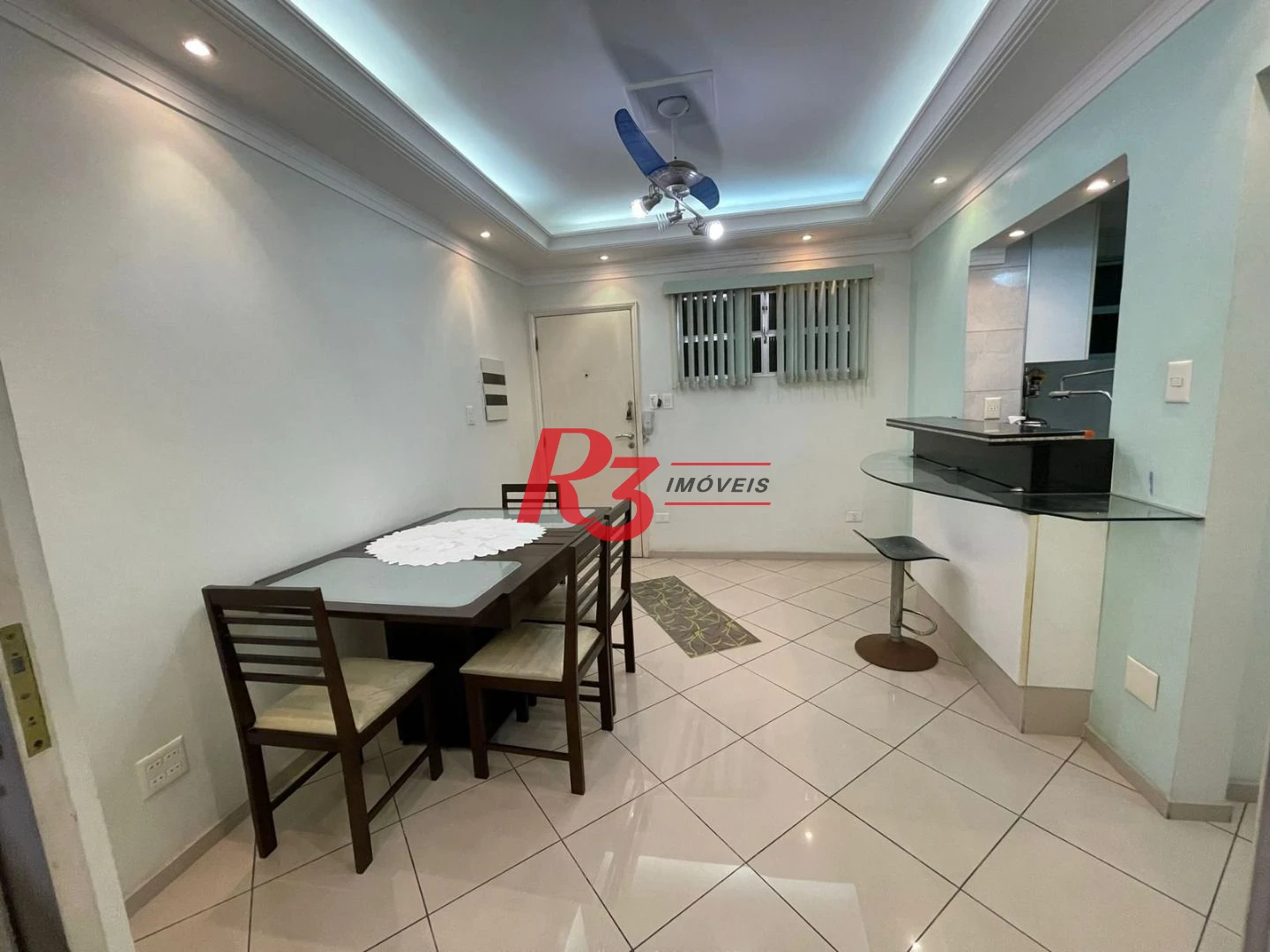 Apartamento com 2 dormitórios à venda, 55 m² por R$ 535.000,00 - Gonzaga - Santos/SP