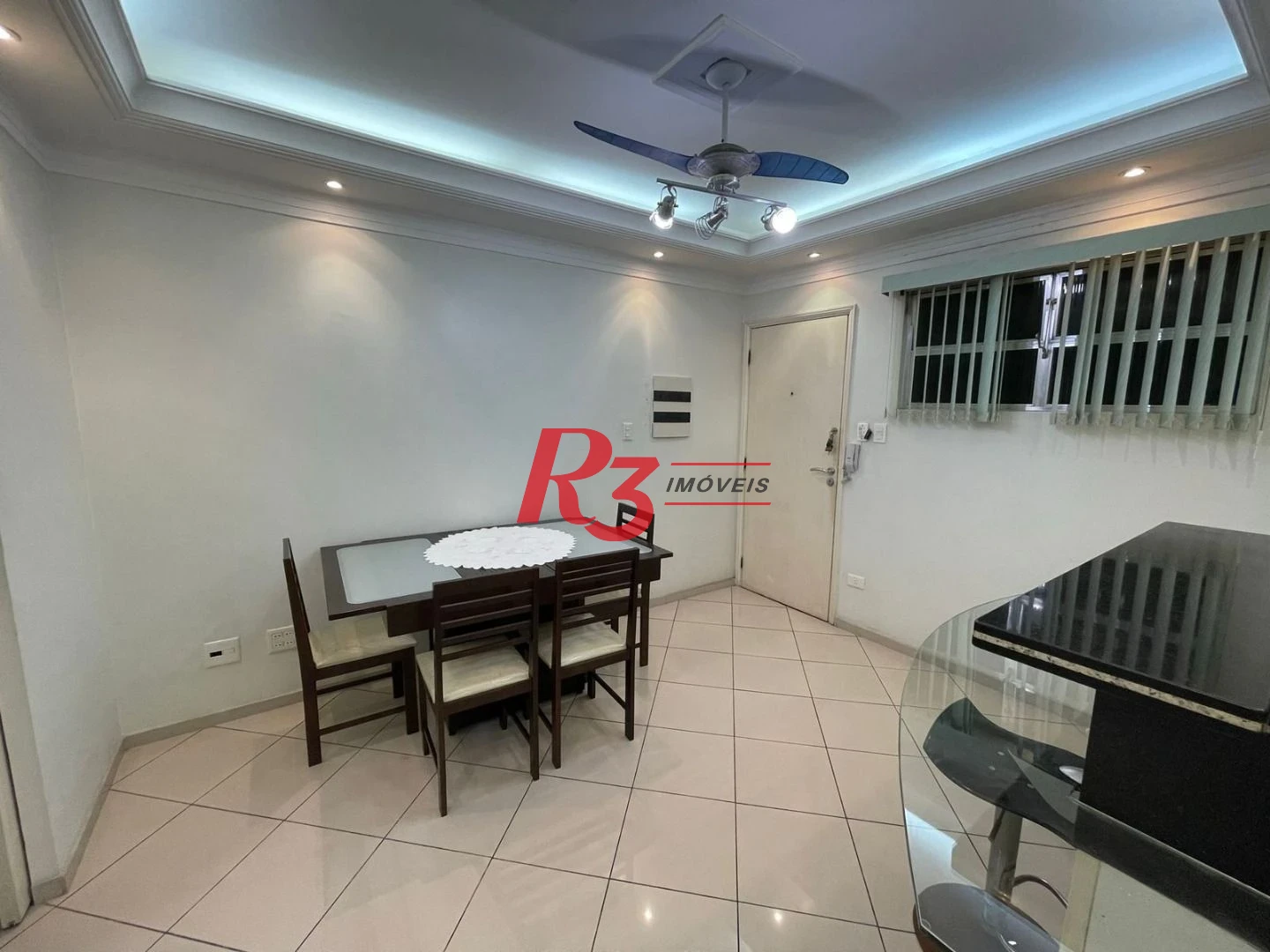 Apartamento com 2 dormitórios à venda, 55 m² por R$ 535.000,00 - Gonzaga - Santos/SP