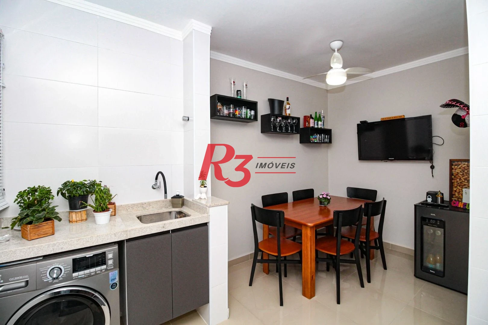 Apartamento com 2 dormitórios à venda, 94 m² por R$ 745.000,00 - Campo Grande - Santos/SP