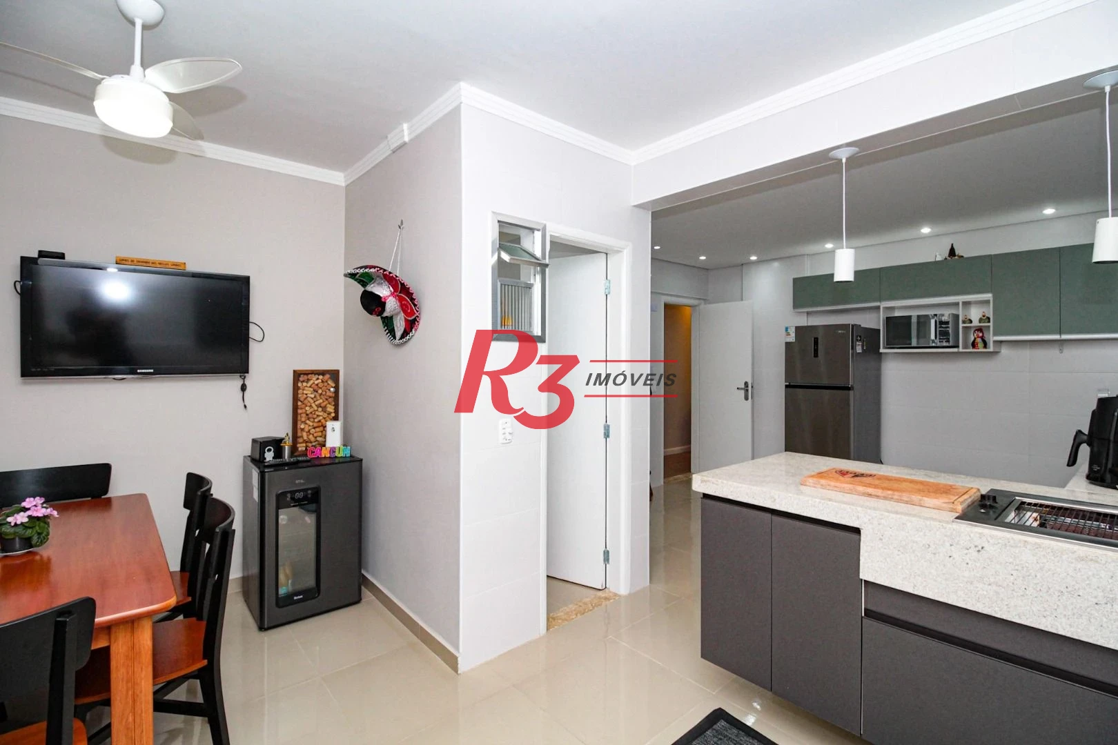 Apartamento com 2 dormitórios à venda, 94 m² por R$ 745.000,00 - Campo Grande - Santos/SP
