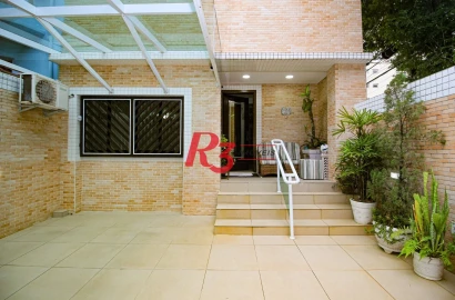 Sobrado com 4 dormitórios à venda, 150 m² por R$ 2.000.000,00 - Gonzaga - Santos/SP