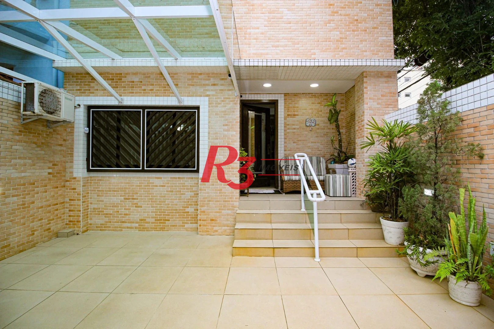 Sobrado com 4 dormitórios à venda, 150 m² por R$ 2.000.000,00 - Gonzaga - Santos/SP