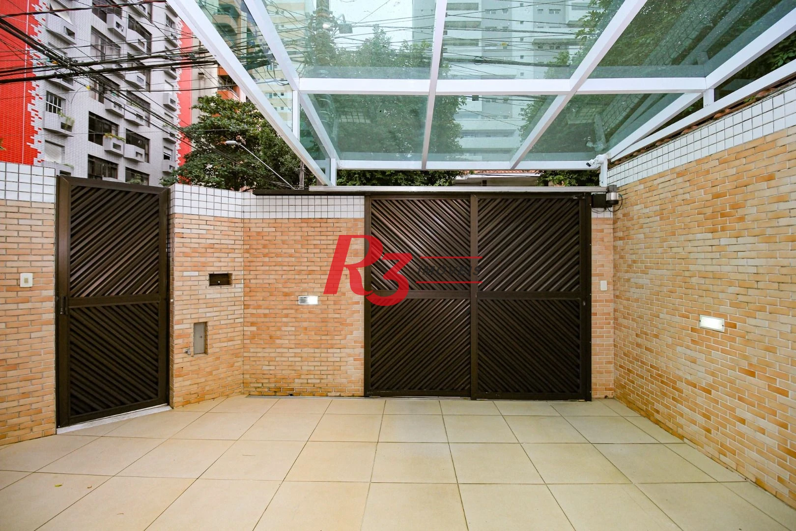 Sobrado com 4 dormitórios à venda, 150 m² por R$ 2.000.000,00 - Gonzaga - Santos/SP