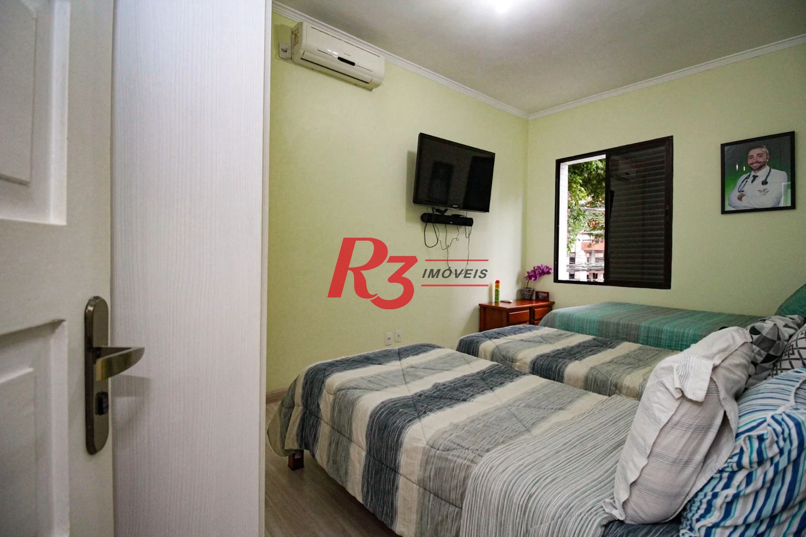 Sobrado com 4 dormitórios à venda, 150 m² por R$ 2.000.000,00 - Gonzaga - Santos/SP