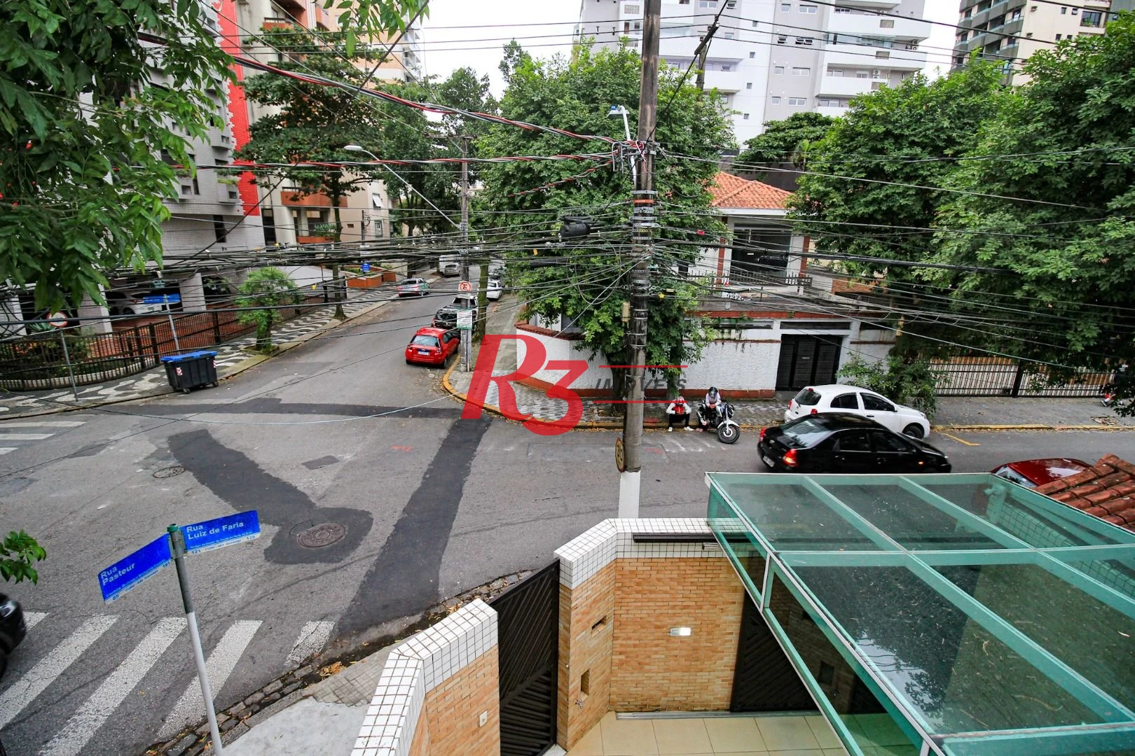 Sobrado com 4 dormitórios à venda, 150 m² por R$ 2.000.000,00 - Gonzaga - Santos/SP