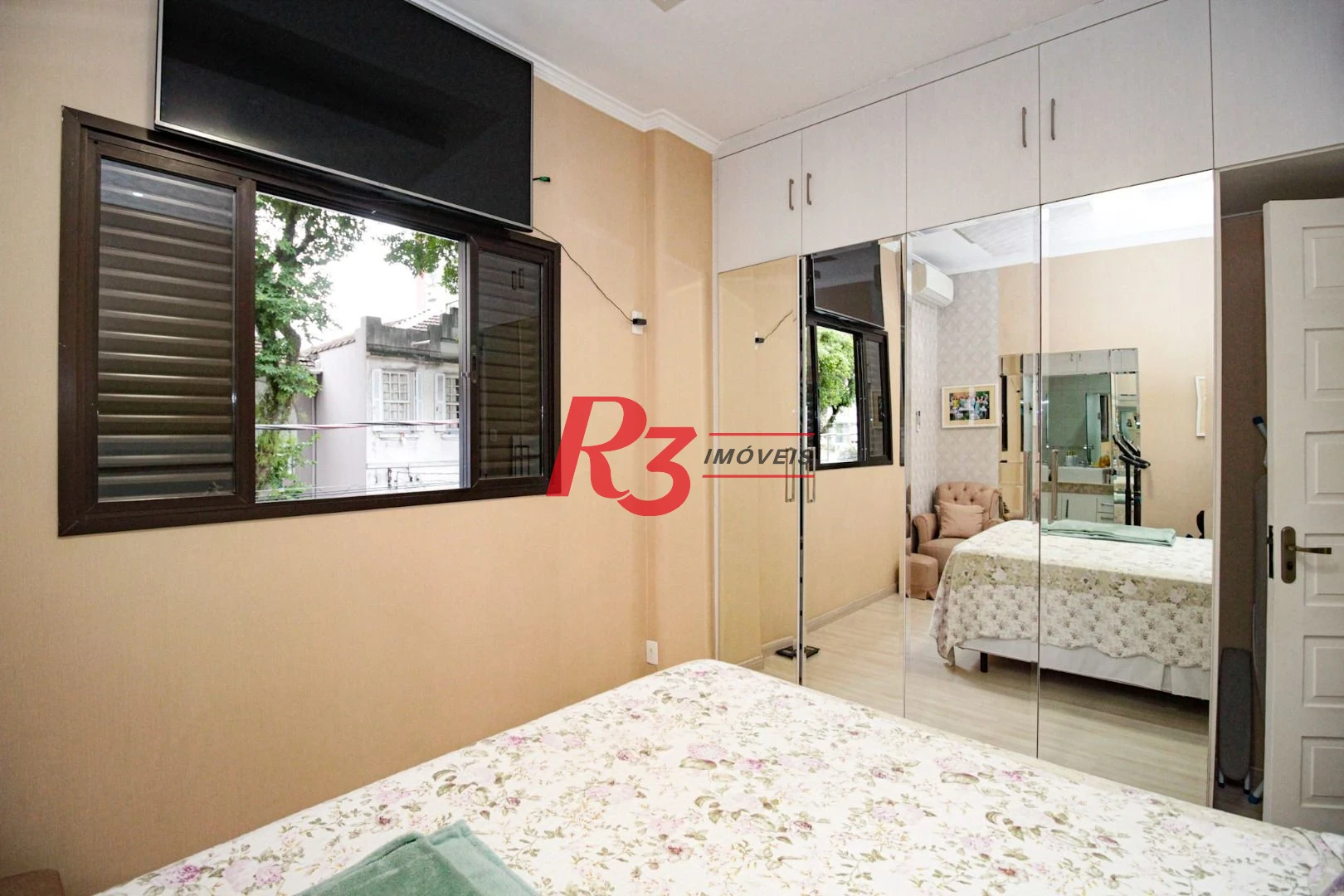 Sobrado com 4 dormitórios à venda, 150 m² por R$ 2.000.000,00 - Gonzaga - Santos/SP