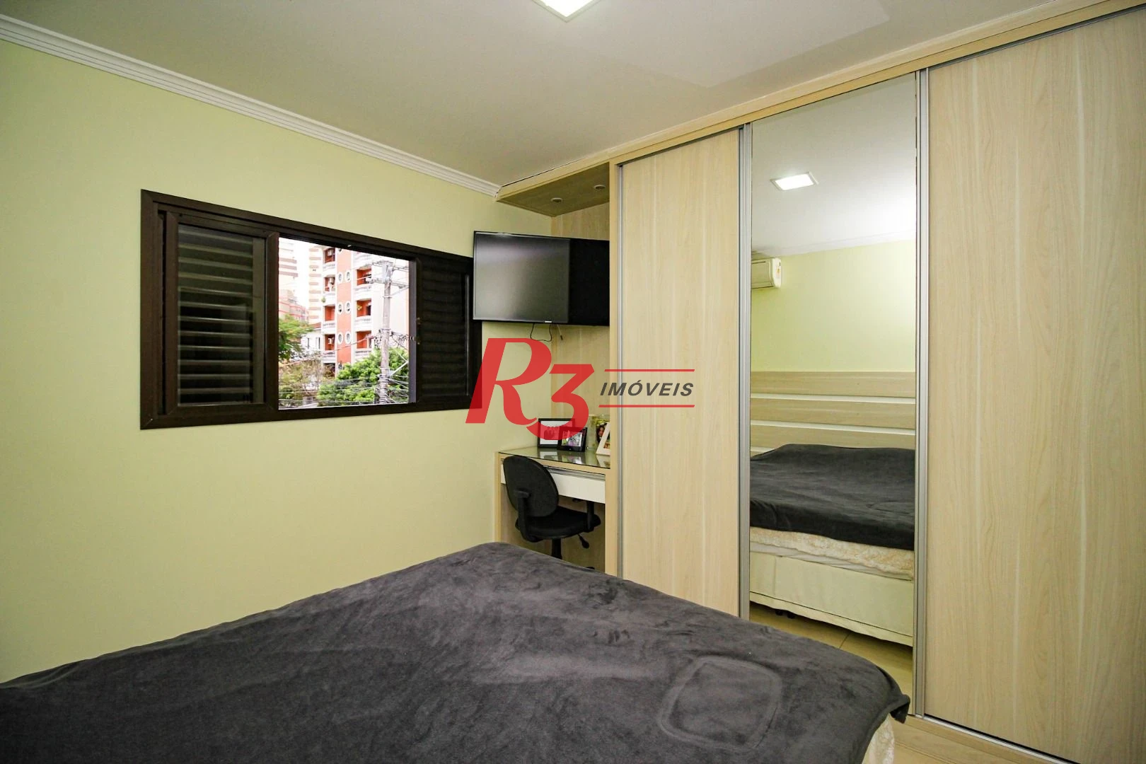Sobrado com 4 dormitórios à venda, 150 m² por R$ 2.000.000,00 - Gonzaga - Santos/SP