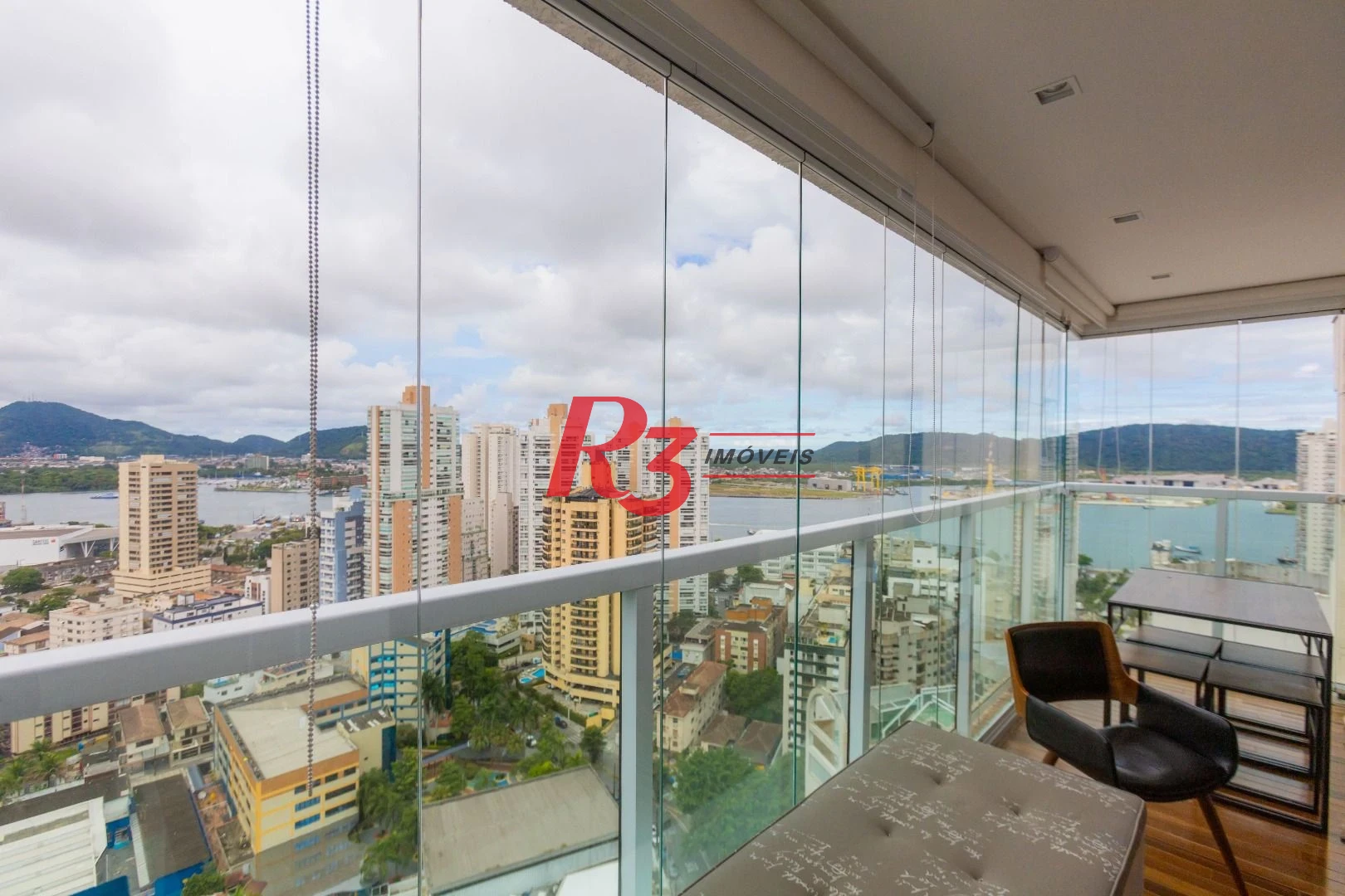 Apartamento com 1 dormitório à venda, 50 m² por R$ 950.000,00 - Ponta da Praia - Santos/SP