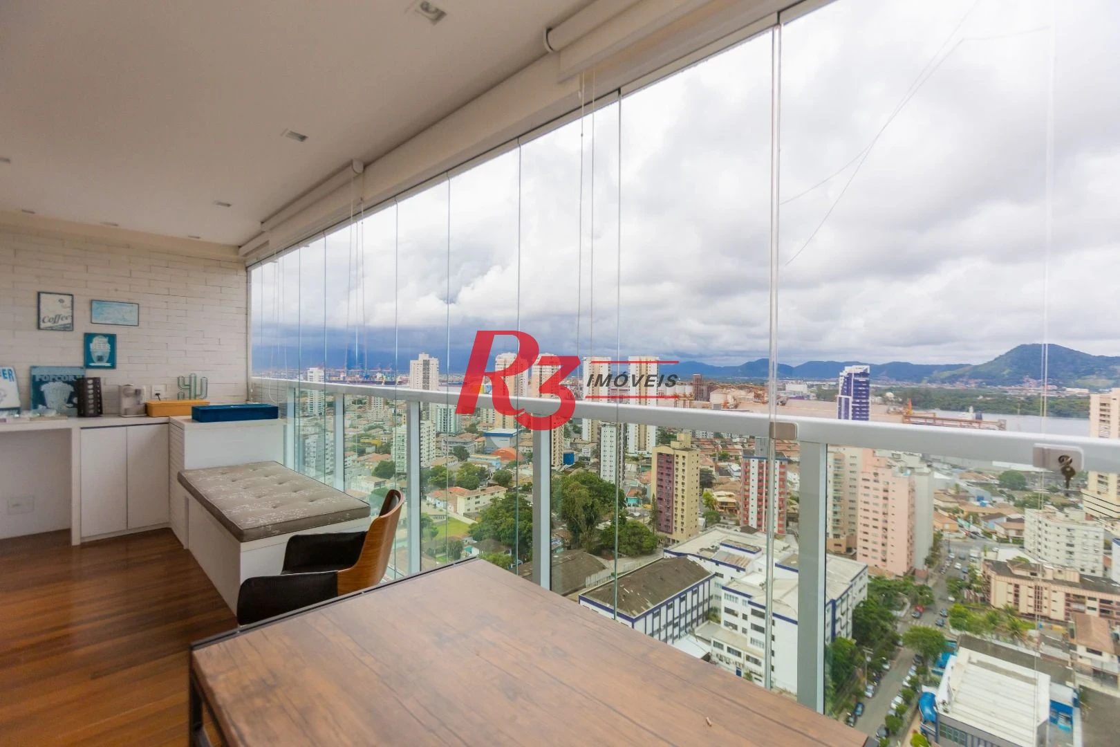 Apartamento com 1 dormitório à venda, 50 m² por R$ 950.000,00 - Ponta da Praia - Santos/SP