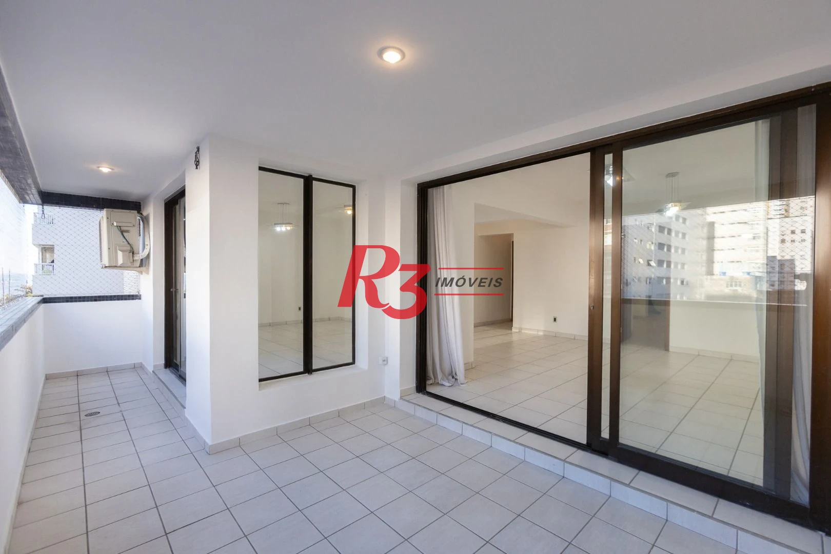 Apartamento com 3 dormitórios à venda, 196 m² por R$ 1.990.000,00 - Embaré - Santos/SP