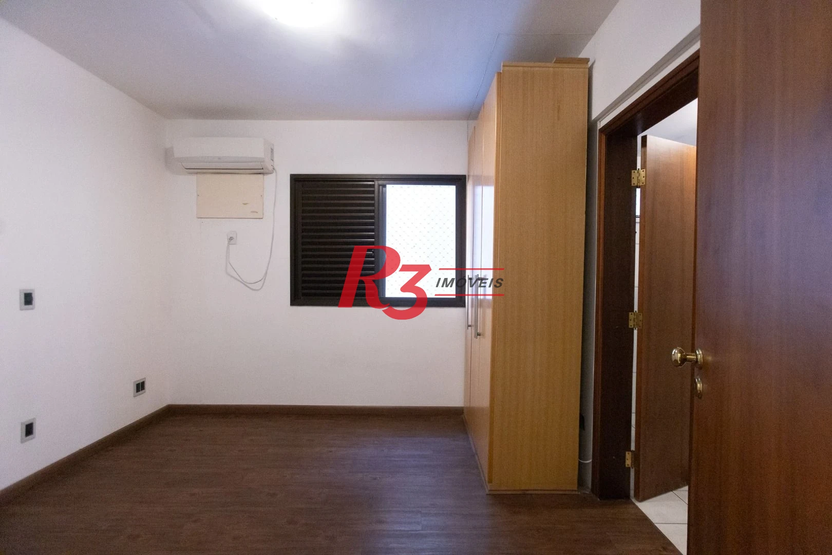 Apartamento com 3 dormitórios à venda, 196 m² por R$ 1.990.000,00 - Embaré - Santos/SP