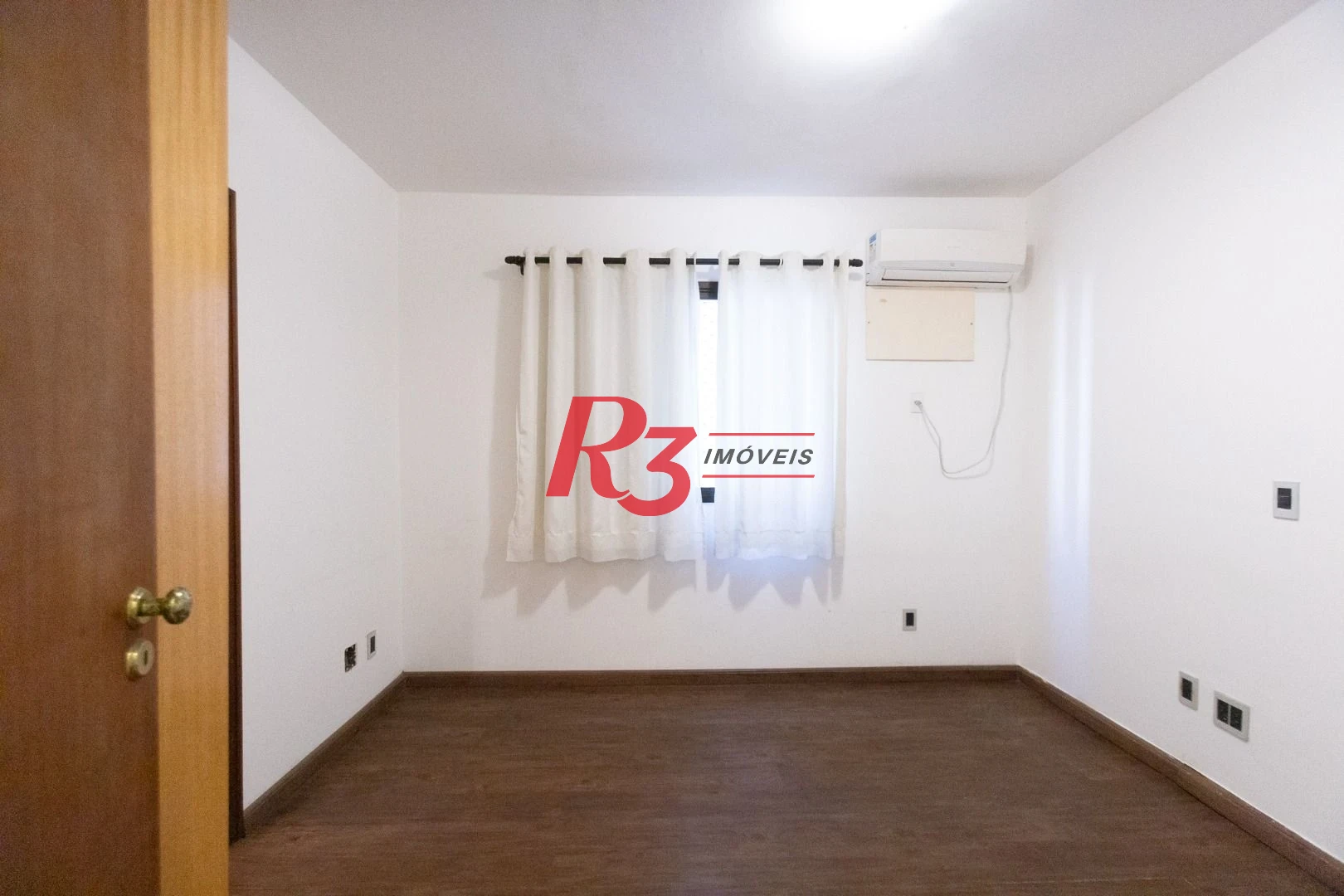 Apartamento com 3 dormitórios à venda, 196 m² por R$ 1.990.000,00 - Embaré - Santos/SP