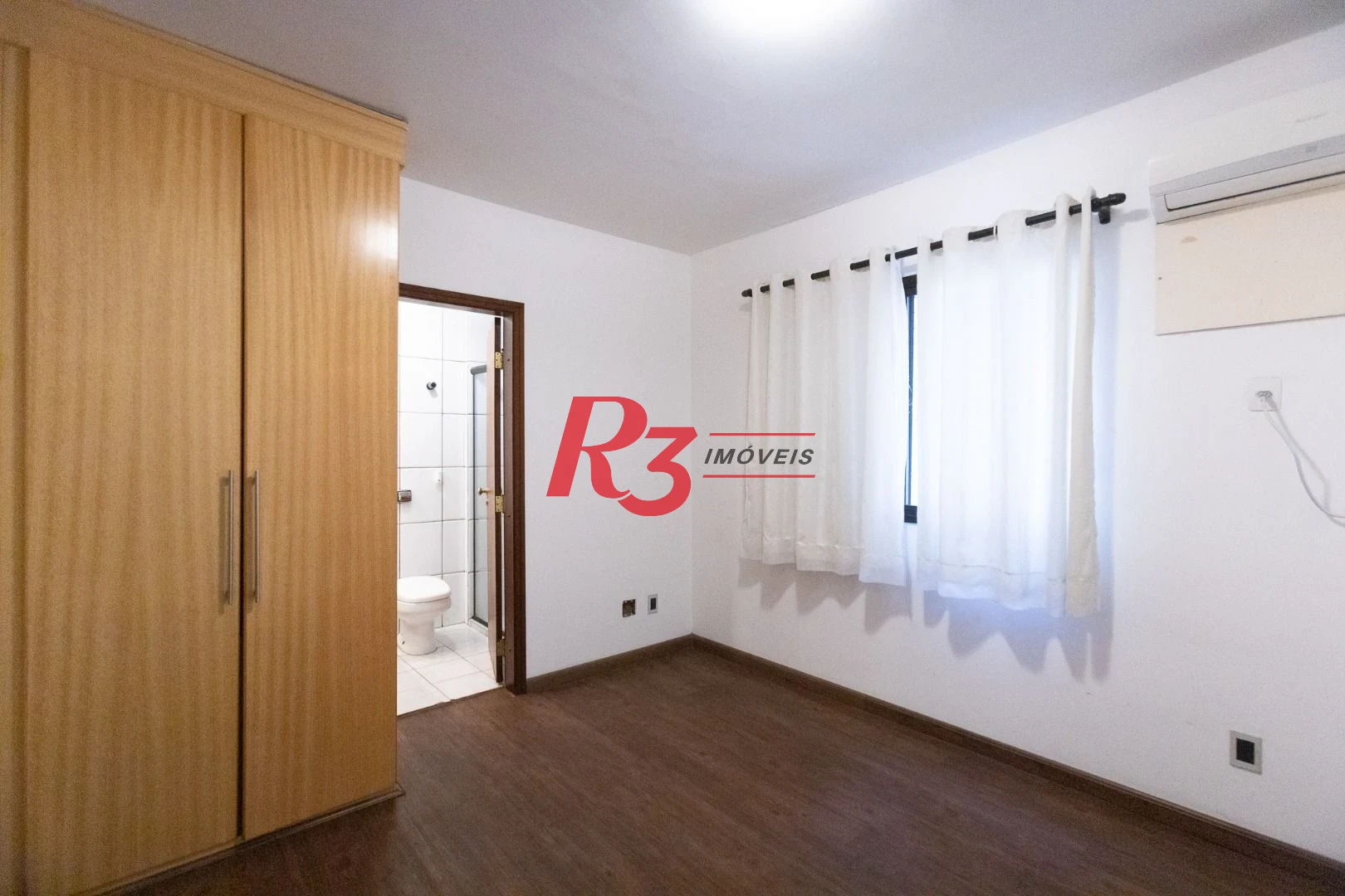 Apartamento com 3 dormitórios à venda, 196 m² por R$ 1.990.000,00 - Embaré - Santos/SP