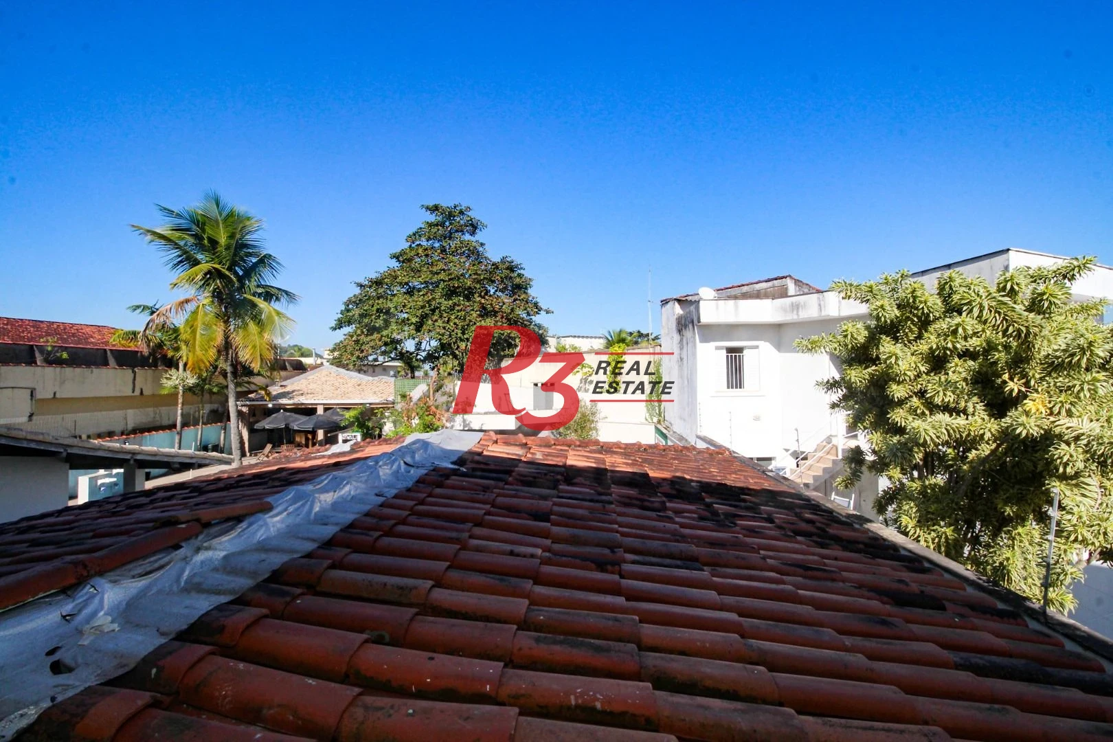 Casa com 3 dormitórios , 200 m² por R$ 1.180.000  e locação R$ 7.000,00 -  Praia da Enseada -  Guarujá/SP