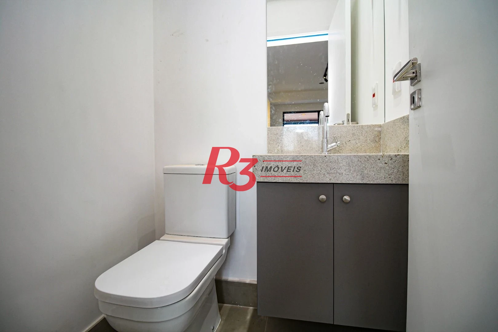 Apartamento com 2 dormitórios à venda, 83 m² por R$ 1.300.000,00 - Boqueirão - Santos/SP