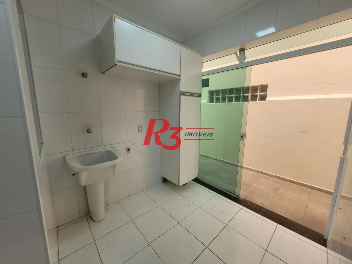 Casa com 3 dormitórios à venda, 160 m² por R$ 1.000.000,00 - Estuário - Santos/SP