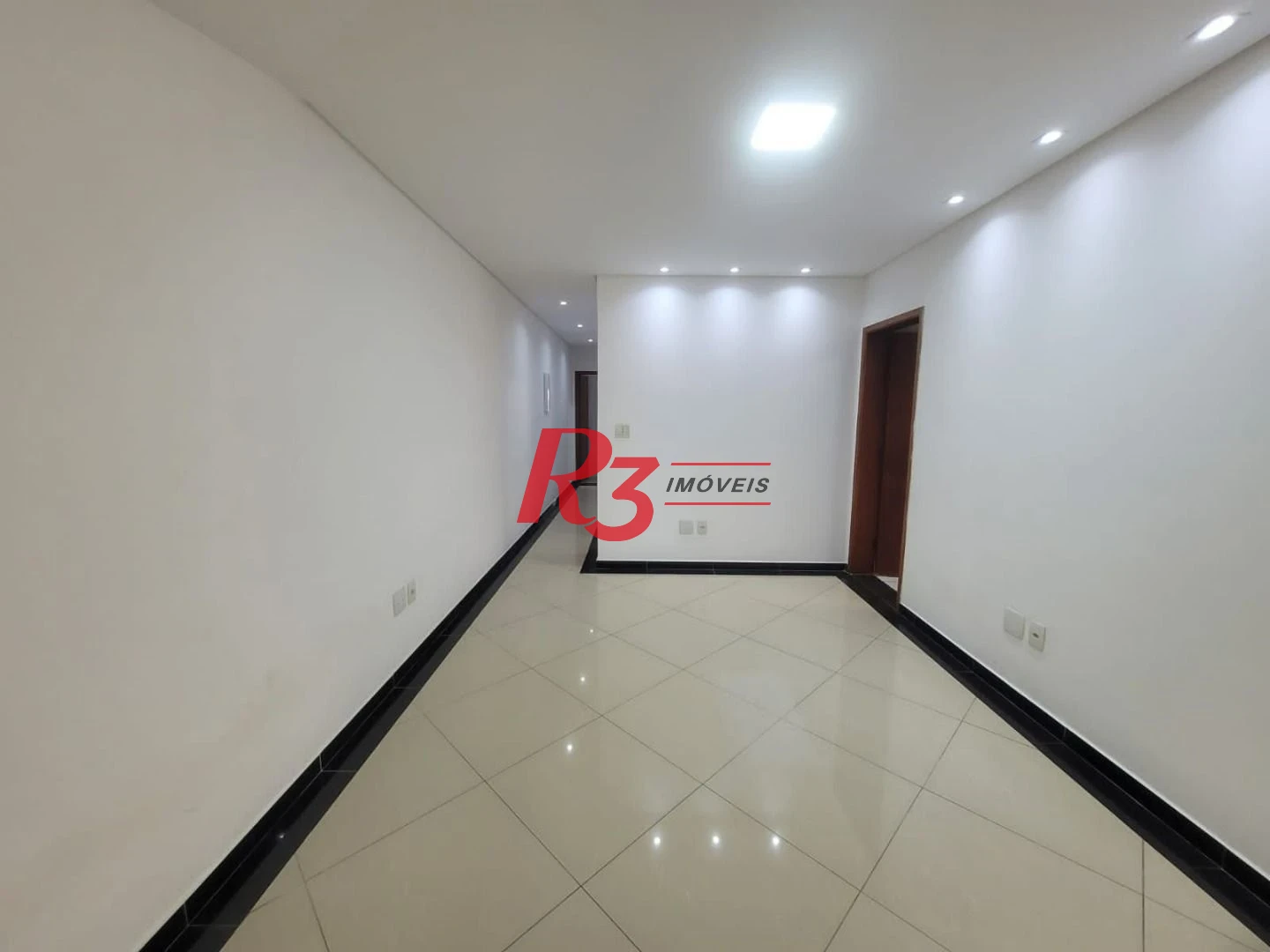 Casa com 3 dormitórios à venda, 160 m² por R$ 1.000.000,00 - Estuário - Santos/SP
