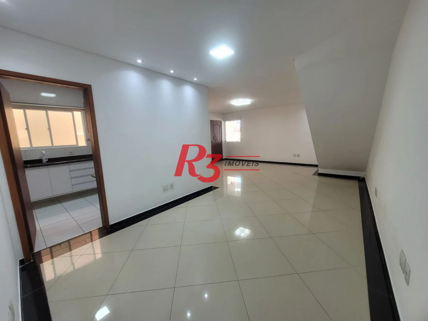 Casa com 3 dormitórios à venda, 160 m² por R$ 1.000.000,00 - Estuário - Santos/SP